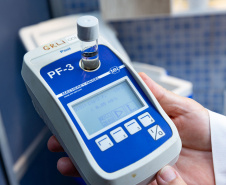 Água de caixa-d’água sem limpeza e sem uso no litoral apresenta contaminação por bactérias em análise laboratorial feita pela Sanepar