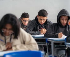 ENEM 2025: Mais de 195 mil estudantes do Paraná realizam a prova neste domingo