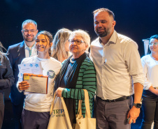 Seed-PR e TRT9 premiam finalistas do Concurso Estadual de Poesias S EED/TRT9/PCTIR de 2025