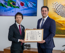 Governador Ratinho Junior recebe honraria de província japonesa