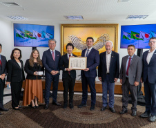 Governador Ratinho Junior recebe honraria de província japonesa