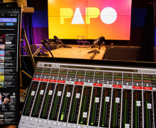 TV PR TURISMO - Papo, programa da hora do almoço da TV Paraná Turismo, estreia novo estúdio