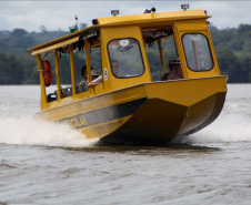 De barco para a escola: transporte aquaviário leva alunos de comunidades ribeirinhas e litorâneas às aulas