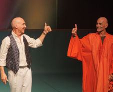 GUAÍRA - G2 Cia. de Dança emociona o público na última apresentação do ano de “Gregor – uma odisseia patética