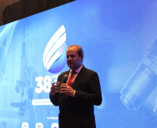 Estado premia iniciativas que promovem pesquisa, inovação e impacto social no Paraná