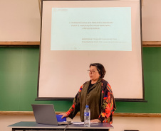 UEPG - Aluna de 66 anos aprovada no TCC viraliza nas redes e dá exemplo de perseverança