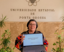 UEPG - Aluna de 66 anos aprovada no TCC viraliza nas redes e dá exemplo de perseverança