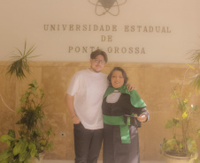 UEPG - Aluna de 66 anos aprovada no TCC viraliza nas redes e dá exemplo de perseverança