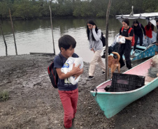 De barco para a escola: transporte aquaviário leva alunos de comunidades ribeirinhas e litorâneas às aulas