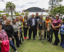 MON recebe três casas de abelhas nativas do Projeto Poliniza Paraná