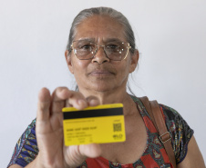 Estado entrega primeiros cartões de até R$ 50 mil para reconstrução de casas em Rio Bonito do Iguaçu