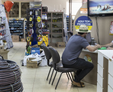 Estado entrega primeiros cartões de até R$ 50 mil para reconstrução de casas em Rio Bonito do Iguaçu
