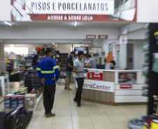 Estado entrega primeiros cartões de até R$ 50 mil para reconstrução de casas em Rio Bonito do Iguaçu