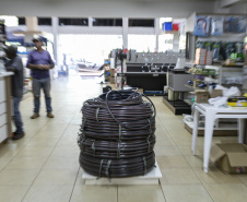 Estado entrega primeiros cartões de até R$ 50 mil para reconstrução de casas em Rio Bonito do Iguaçu