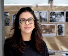 Entre o real e o fantástico: Laura Ridolfi é nova residente artística no Museu Casa Alfredo Andersen