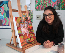 Entre o real e o fantástico: Laura Ridolfi é nova residente artística no Museu Casa Alfredo Andersen