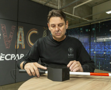  Incubada no Tecpar, empresa desenvolve bengala intelig ente para deficientes visuais