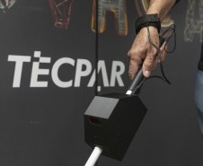  Incubada no Tecpar, empresa desenvolve bengala intelig ente para deficientes visuais