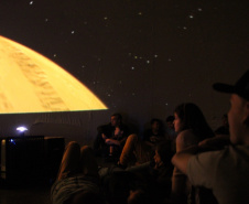 UNICENTRO - Planetário da Unicentro leva experiência imersiva em astronomia às escolas da região