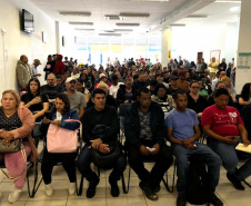 Mutirão de Empregos reúne mais de 20 empresas e oferece mais de mil vagas em Curitiba