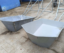 Oficina de serralheria do Complexo Penal de Piraquara produz carrinhos de mão para Rio Bonito do Iguaçu