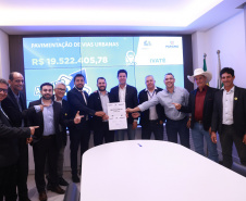 Governo autoriza mais R$ 145 milhões para pavimentações em todas as regiões do Estado