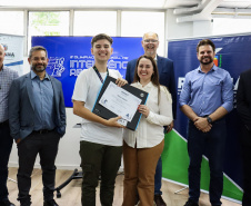 Alunos do Paraná recebem premiação da Olimpíada Nacional de Inteligência Artificial