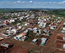 Estado começa a construir novas casas para as famílias mais afetadas pelo tornado em Rio Bonito do Iguaçu