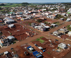 Estado começa a construir novas casas para as famílias mais afetadas pelo tornado em Rio Bonito do Iguaçu