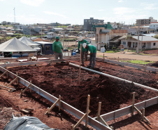 Estado começa a construir novas casas para as famílias mais afetadas pelo tornado em Rio Bonito do Iguaçu
