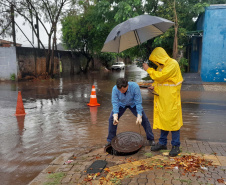 Projeto piloto da Sanepar usa monitoramento inteligente para evitar que o esgoto suba para as ruas