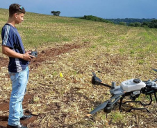 Investimento do Estado em drones impulsiona aprendizado nos colégios agrícolas do Paraná