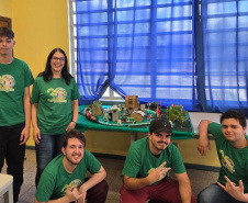 Alunos de Pinhais desenvolvem sistema inteligente de segurança na travessia de trilhos