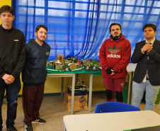 Alunos de Pinhais desenvolvem sistema inteligente de segurança na travessia de trilhos