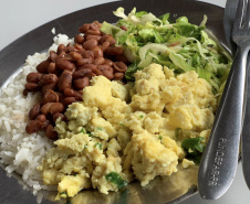 SEED - Orgânicos ganham espaço na alimentação escolar e chegam a 5 mil toneladas no Paraná