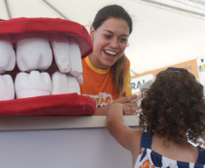 Universidades ampliam presença no Verão Maior Paraná com ações educativas no Litoral