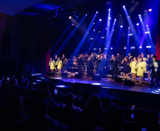 Coral da Sanepar se apresenta a céu aberto em Cascavel, Francisco Beltrão e Pato Branco
