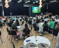 Profissionais do turismo de Minas Gerais têm contato com atrativos e destinos do Paraná