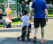 As ocorrências mais registradas nesse período envolvem quedas, afogamentos, sufocamentos e intoxicações. Embora nem sempre graves, esses acidentes podem evoluir rapidamente, exigindo atenção e resposta imediata. A segurança infantil