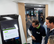 População se surpreende com tecnologia e aprova primeira viagem do Bonde Urbano Digital