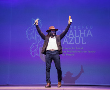 TEATRO GUAÍRA - Troféu Gralha Azul celebra 50 anos trazendo a diversidade do teatro paranaense