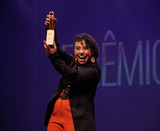 TEATRO GUAÍRA - Troféu Gralha Azul celebra 50 anos trazendo a diversidade do teatro paranaense