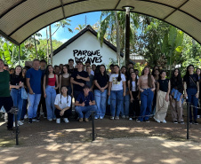 Alunos de Rio Bonito do Iguaçu encerram ano letivo com viagem especial a Foz do Iguaçu