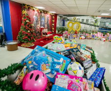 Natal Solidário: Papai Noel recebe crianças até quinta-feira no Palácio Taguaré