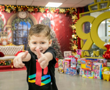 Natal Solidário: Papai Noel recebe crianças até quinta-feira no Palácio Taguaré
