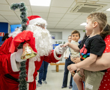 Natal Solidário: Papai Noel recebe crianças até quinta-feira no Palácio Taguaré