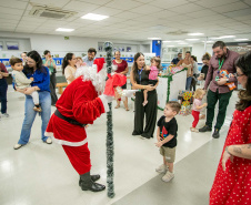 Natal Solidário: Papai Noel recebe crianças até quinta-feira no Palácio Taguaré