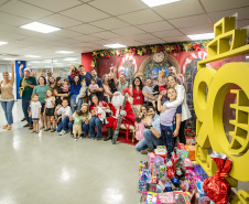 Natal Solidário: Papai Noel recebe crianças até quinta-feira no Palácio Taguaré