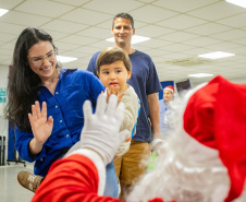 Natal Solidário: Papai Noel recebe crianças até quinta-feira no Palácio Taguaré