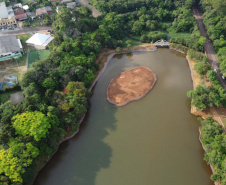 Sanepar avança na reurbanização de terreno que recebeu resíduos do Lago Municipal de Cascavel